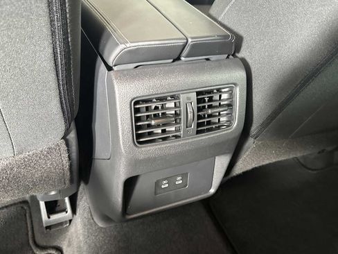 Used 2025 Nissan Rogue SV FWD image 25