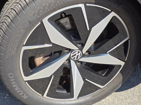 Used 2023 Volkswagen ID.4 S RWD image 16