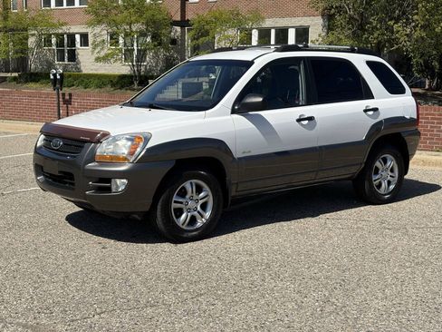 Used 2007 Kia Sportage LX w/ Sport Pkg AWD/4WD image 2