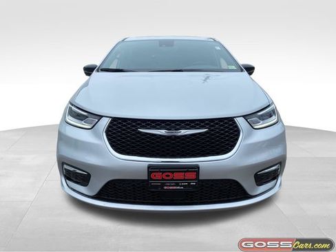 New 2026 Chrysler Pacifica Limited image 2