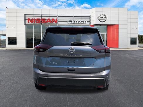 Used 2026 Nissan Rogue SV AWD/4WD image 4