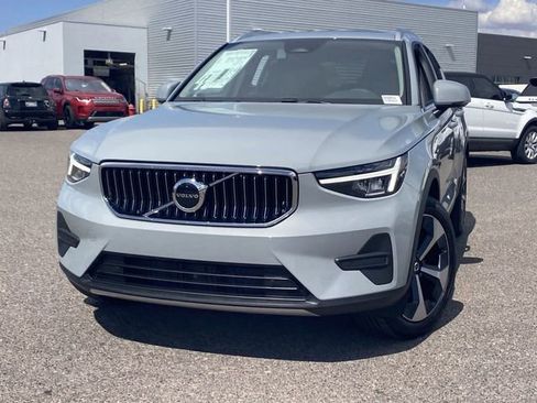 New 2025 Volvo XC40 B5 Core w/ Protection Package Premier image 3