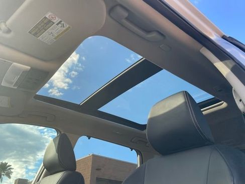 Used 2023 Nissan Rogue SL w/ SL Premium Package image 13