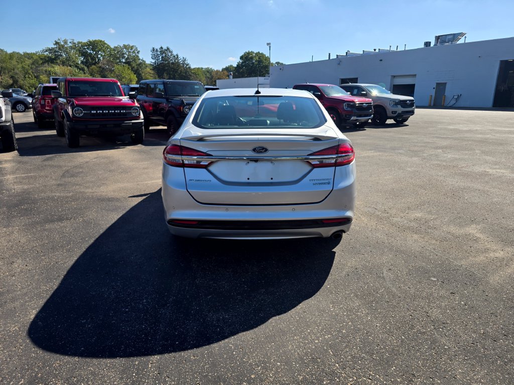 Used 2018 Ford Fusion Titanium FWD image 4