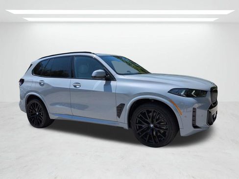 New 2026 BMW X5 xDrive40i w/ M Sport Package AWD/4WD image 2