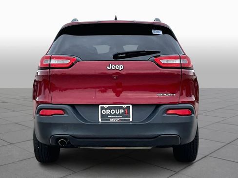 Used 2017 Jeep Cherokee Sport image 4