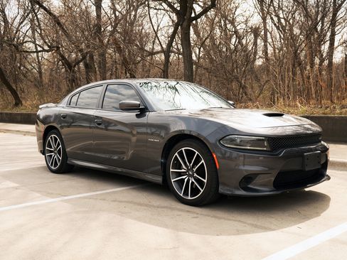 Used 2022 Dodge Charger R/T w/ Plus Group image 2