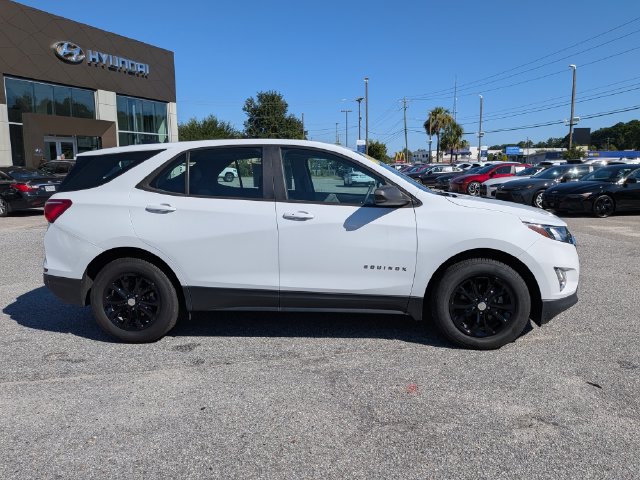 Used 2020 Chevrolet Equinox LS w/ LPO, Floor Liner Package FWD image 3