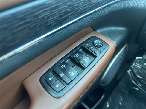 Used 2015 Jeep Grand Cherokee Summit w/ Platinum Series Group image 17