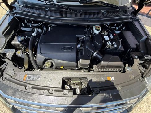 Used 2016 Ford Explorer XLT w/ Equipment Group 202A FWD image 22