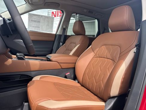 New 2026 Nissan Pathfinder Platinum w/ Cargo Package AWD/4WD image 10