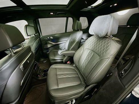 Used 2025 BMW X7 M60i w/ Executive Package image 27