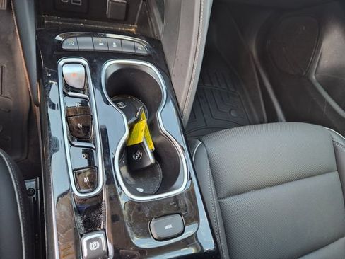 Used 2023 Buick Envision Essence FWD image 19