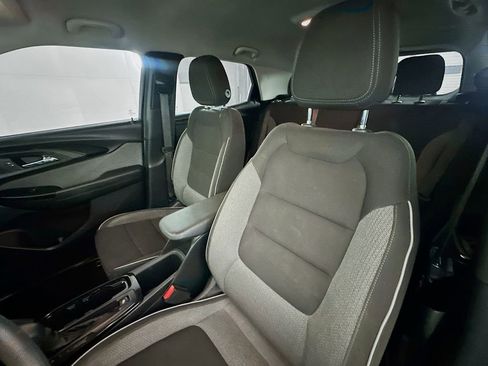 Used 2021 Chevrolet TrailBlazer LS image 19