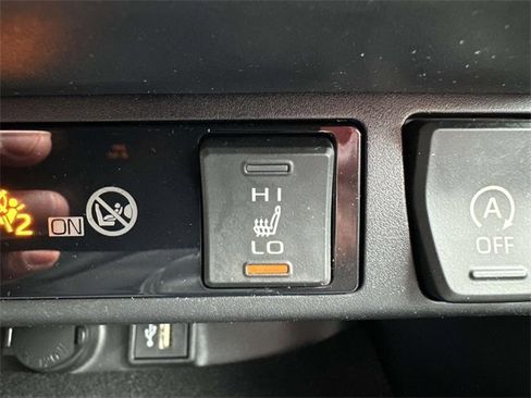 Used 2024 Toyota RAV4 XLE image 41