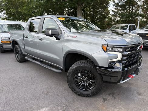 Used 2023 Chevrolet Silverado 1500 ZR2 w/ Technology Package AWD/4WD image 2
