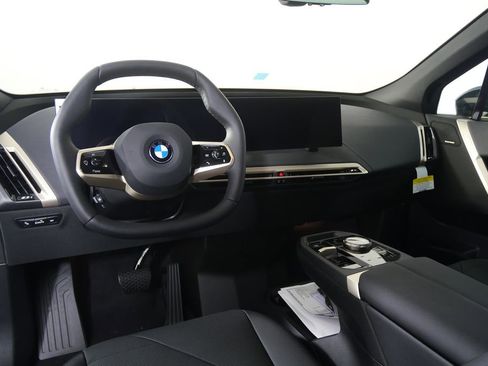 Used 2026 BMW iX xDrive45 image 18