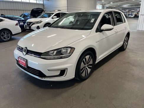 Used 2018 Volkswagen e-Golf SE FWD image 7