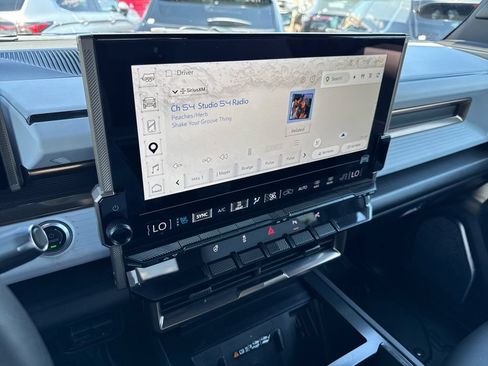 Used 2025 GMC Hummer EV 3X AWD/4WD image 13
