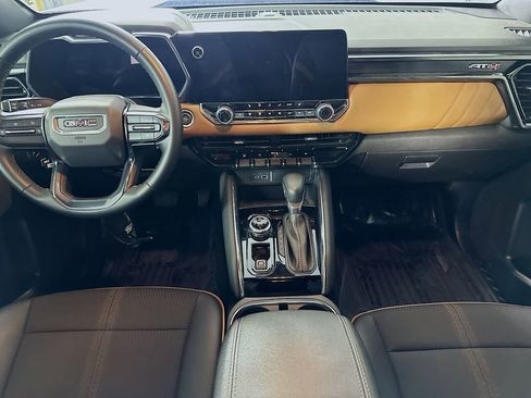 Used 2025 GMC Canyon AT4 image 18