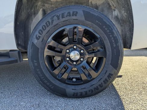 Used 2020 Chevrolet Tahoe LT image 16