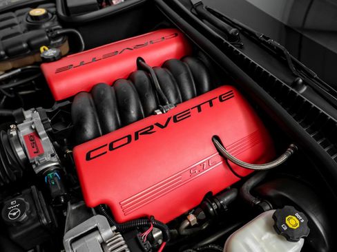 Used 2004 Chevrolet Corvette Z06 w/ Memory Package RWD image 37