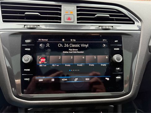 Used 2024 Volkswagen Tiguan SE R-Line image 19