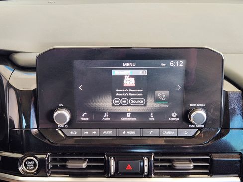 Used 2022 Nissan Pathfinder SV image 18