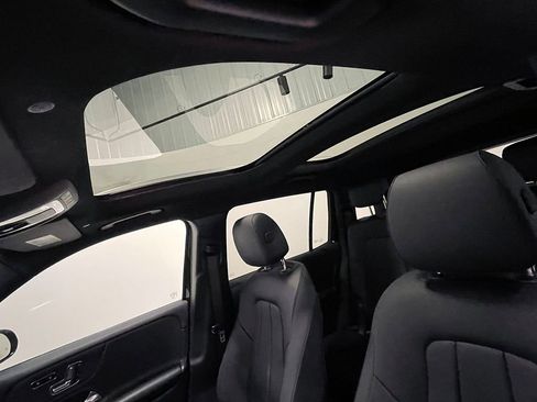 Used 2021 Mercedes-Benz GLB 250 4MATIC image 23