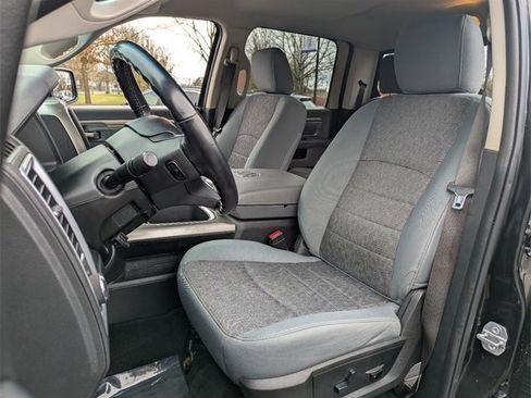 Used 2017 RAM 1500 Classic SLT w/ SLT Plus D￩cor Group image 27