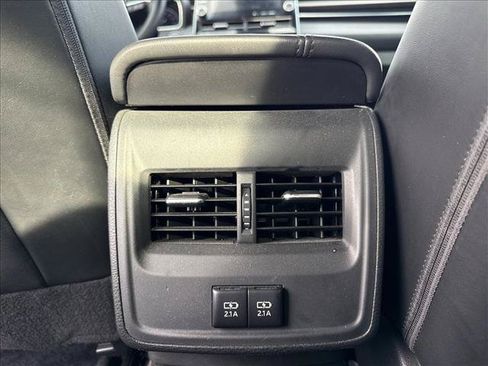 Used 2019 Toyota Avalon XLE w/ Moonroof Package FWD image 15