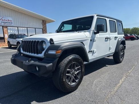 Used 2025 Jeep Wrangler Unlimited Sport AWD/4WD image 19