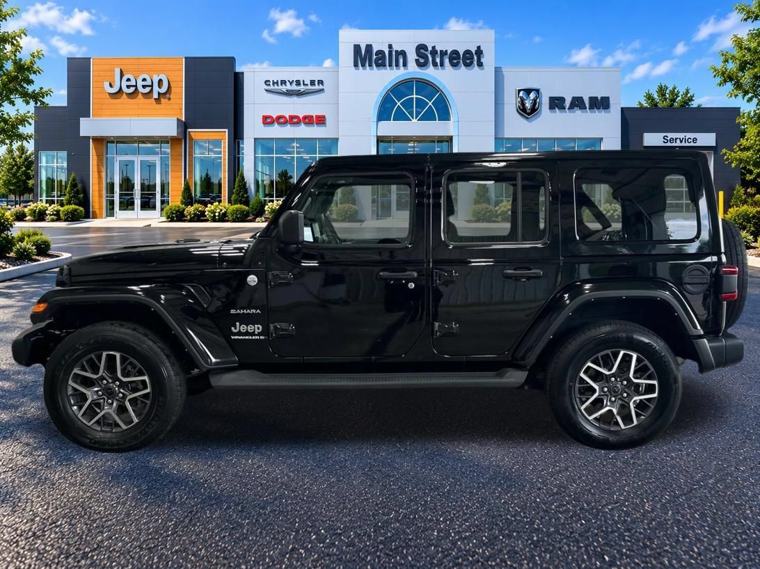 Used 2024 Jeep Wrangler Unlimited Sahara AWD/4WD image 2