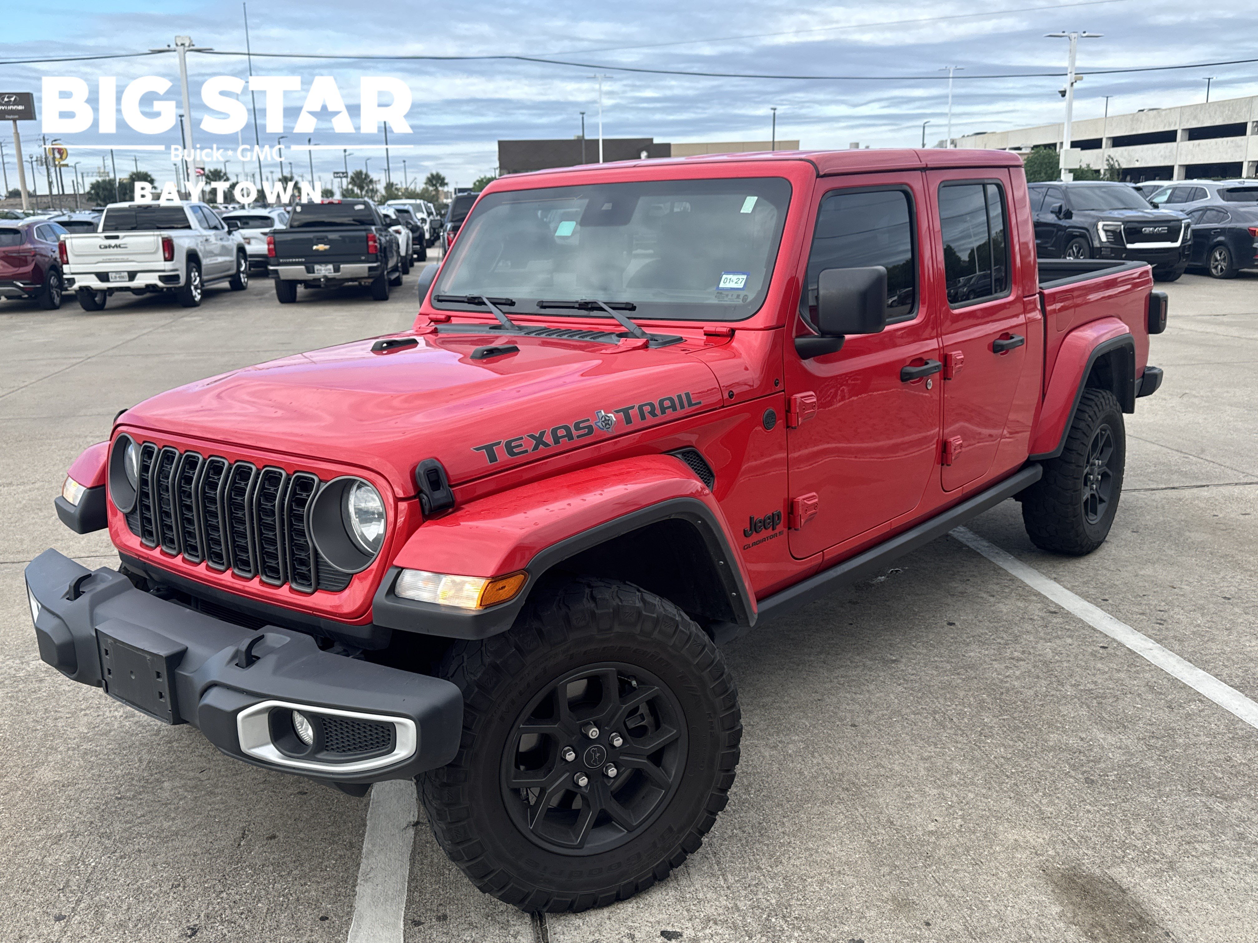 Used 2025 Jeep Gladiator Sport AWD/4WD image 1