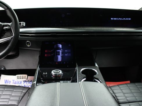 Used 2025 Cadillac Escalade V image 20
