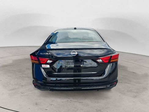 Used 2025 Nissan Altima 2.5 SV FWD image 4