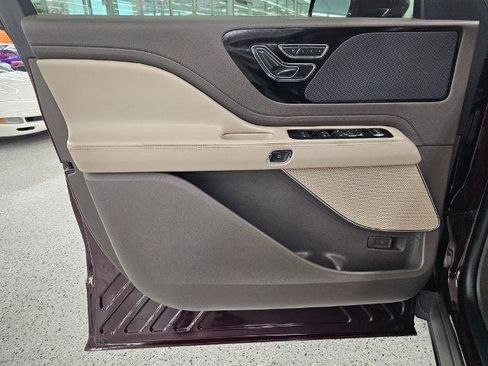Used 2023 Lincoln Aviator AWD w/ Premium Package image 26
