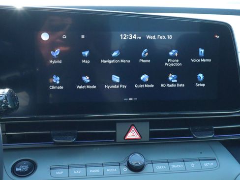 New 2026 Hyundai Elantra Limited FWD image 7