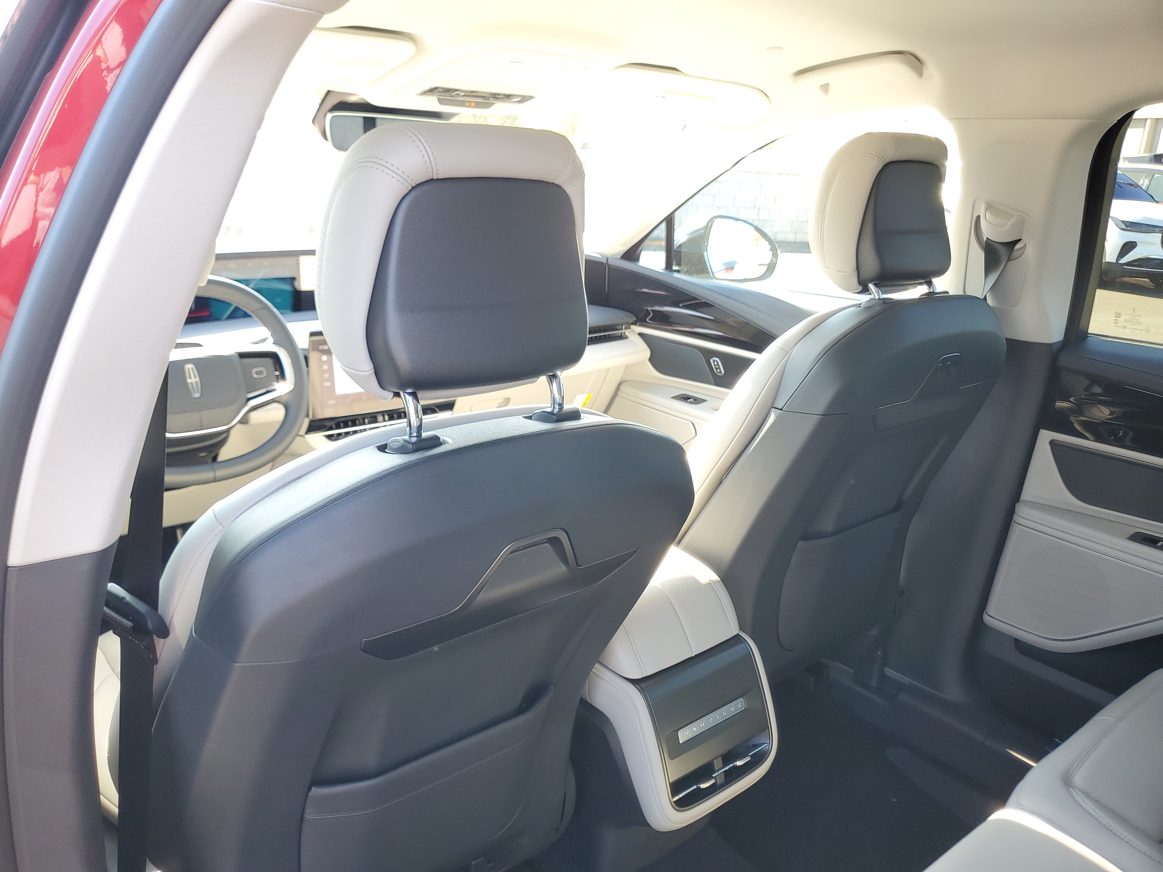 New 2026 Lincoln Nautilus Premier AWD/4WD image 28