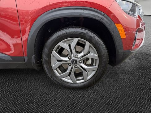 Used 2024 Kia Seltos S image 11