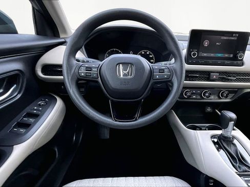 Certified 2025 Honda HR-V LX image 8