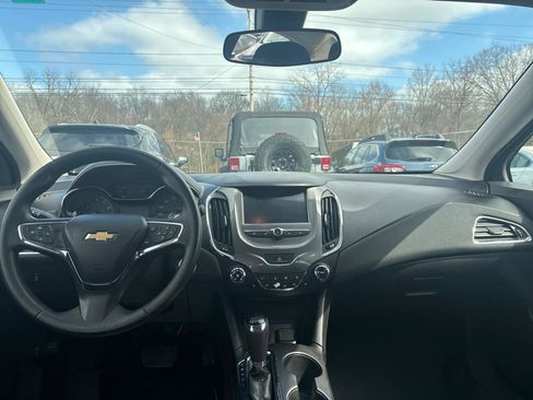 Used 2018 Chevrolet Cruze LT w/ Convenience Package image 33