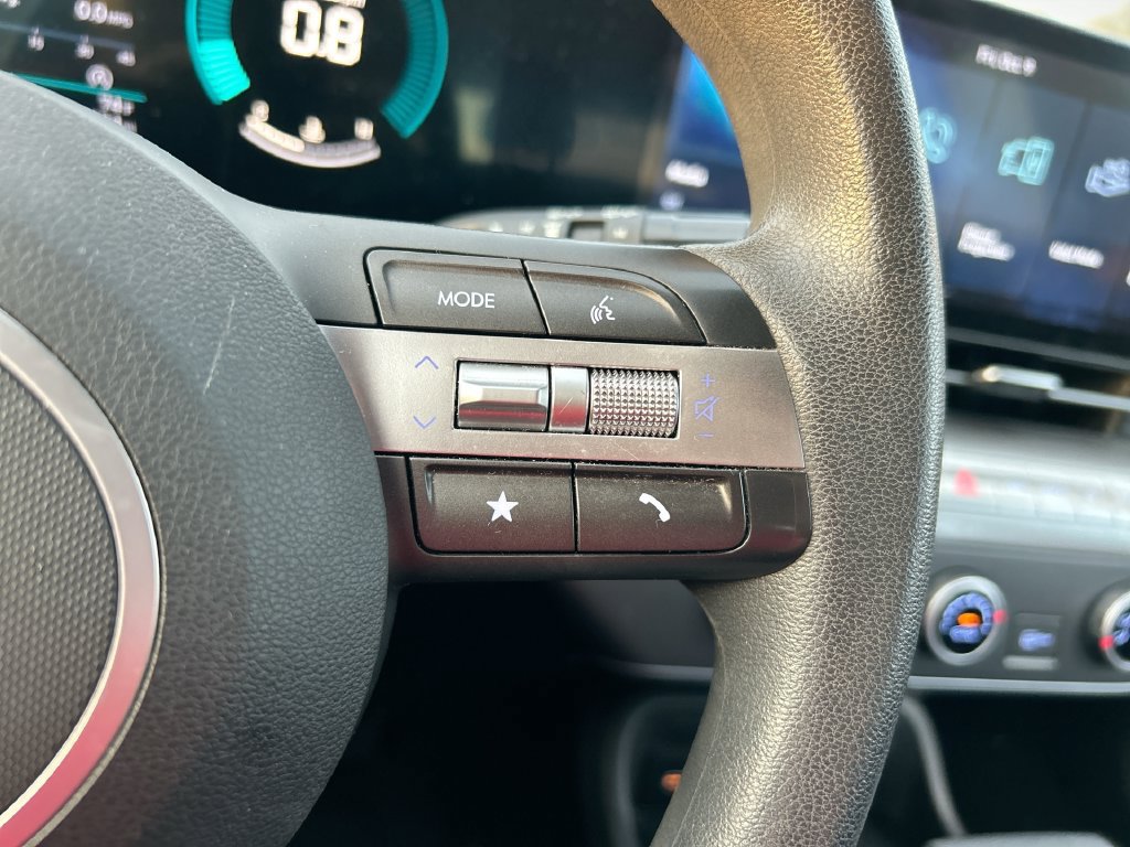 Used 2024 Hyundai Kona SE FWD image 16