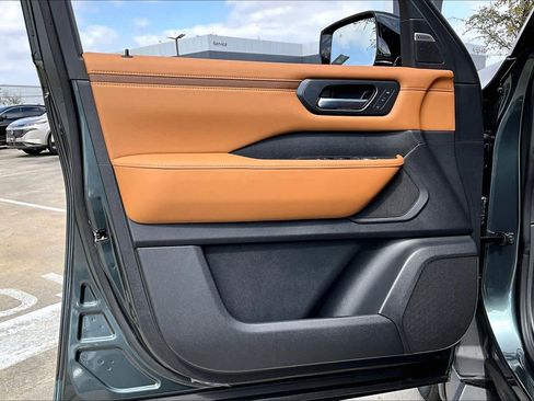 New 2026 Nissan Armada SL w/ Captain's Chari Seat Package image 16