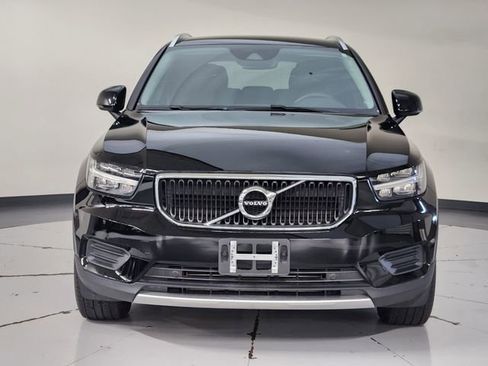 Used 2020 Volvo XC40 T4 Momentum FWD image 9