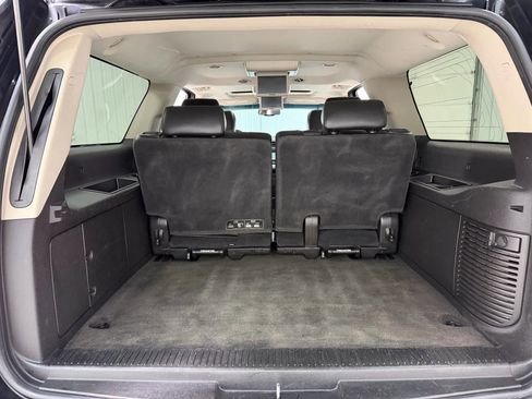 Used 2013 Chevrolet Suburban LTZ image 17