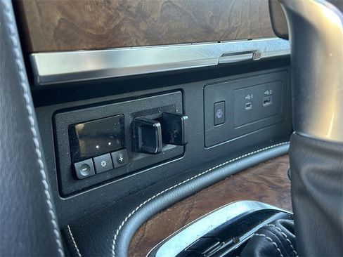 Used 2023 Nissan Armada SL image 22