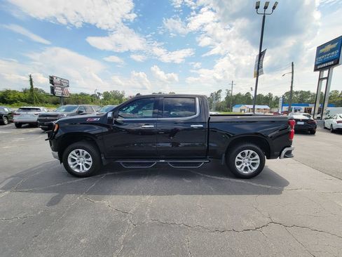 Used 2023 Chevrolet Silverado 1500 LTZ AWD/4WD image 3