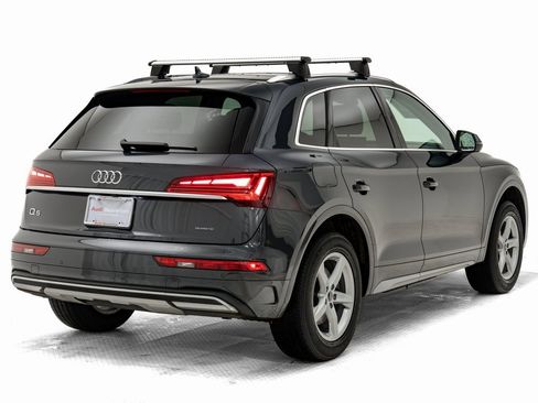 Used 2023 Audi Q5 2.0T Premium w/ Convenience Package image 3