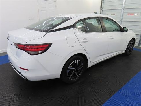 Used 2025 Nissan Sentra SV FWD image 14